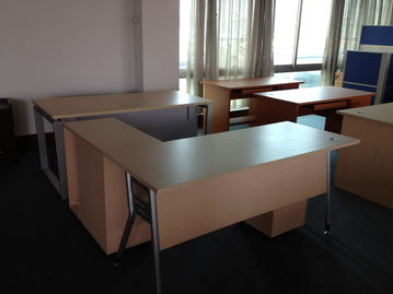 家具廠展廳換季,辦公臺 文員臺 會議臺 書柜 半價拋售 需自行安排車 文體辦公用品 powered discuz